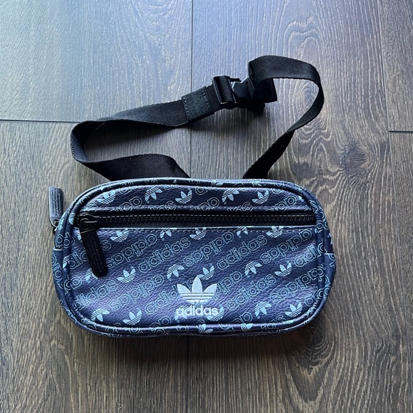 adidas Handbags - NWOT adidas fanny pack